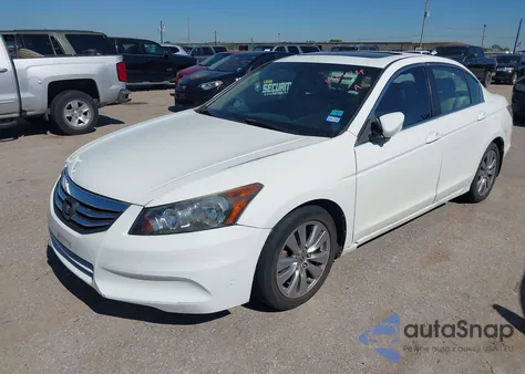 2012 Honda Accord 2.4 Ex-L z USA, uszkodzony, nr VIN 1HGCP2F88CA224828